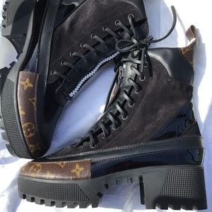 NEW Louis Vuitton Monogram Suede Platform Laureate Desert Combat Zip boots